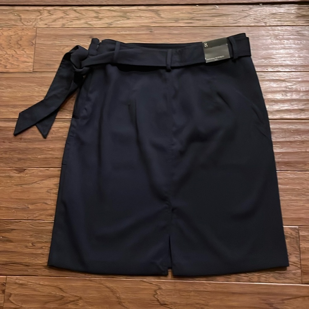 Banana Republic Navy Skirt with Belt Size 8 - Picture 4 of 11